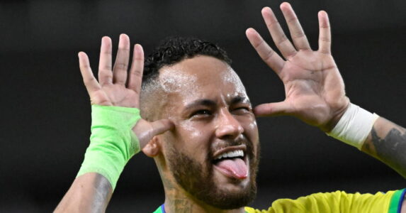 نيمار يتدرب مع المنتخب البرازيلي بعد تعافيه من الإصابة استعدادًا لكأس العالم 2026
